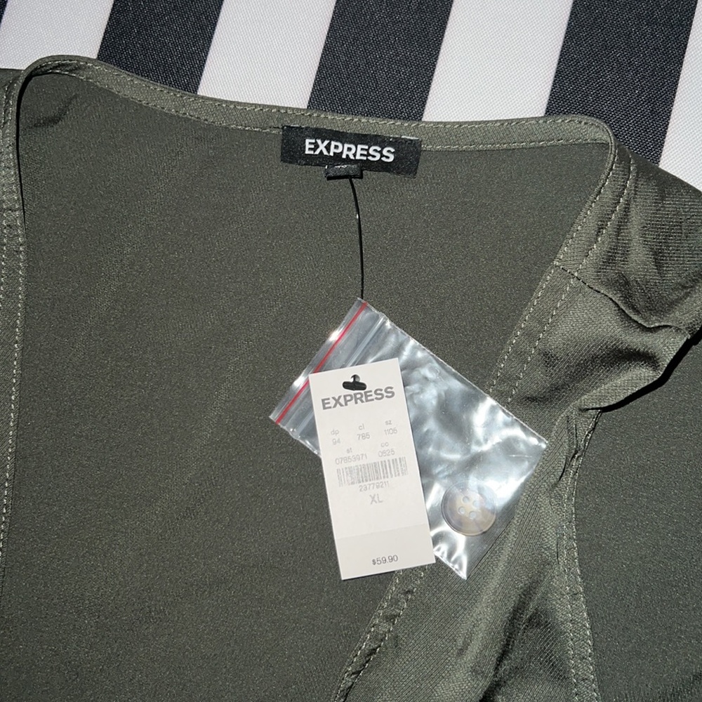 Express Romper - Picture 3 of 5